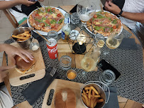 Plats et boissons du Restaurant Pizzas & burgers L’Atelier De Crystal Beach à Saint-François - n°10