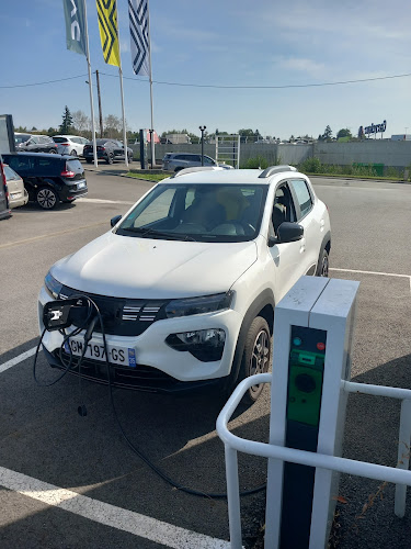 Borne de recharge de véhicules électriques Renault Charging Station Fougères