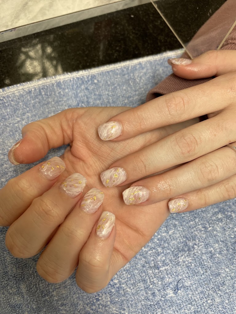 Vo's Nails & Tailoring 32425