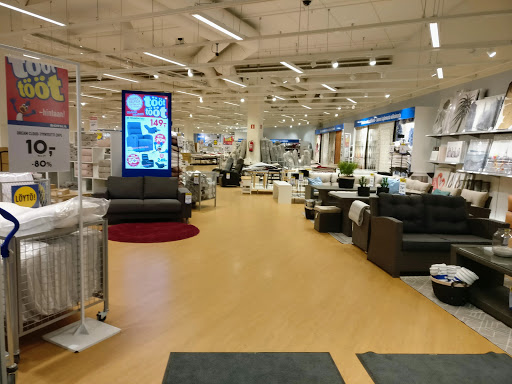 Kauppoja ostaa olohuoneen huonekaluja Helsinki