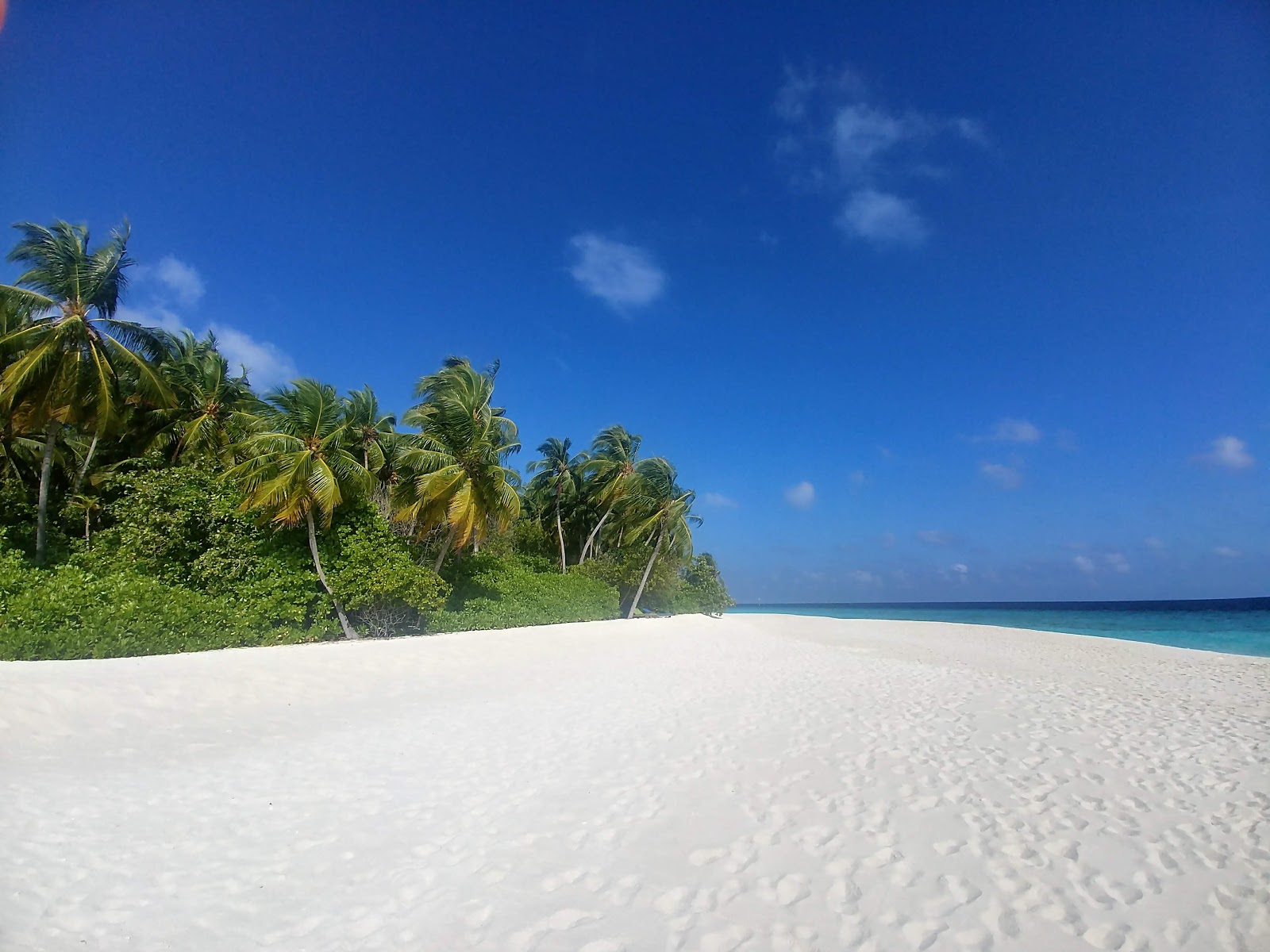 Fotografie cu Plaja AaaVeee Resort - locul popular printre cunoscătorii de relaxare