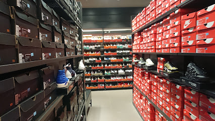 Nike Factory Store 華泰名品城