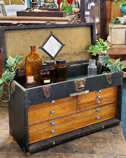 Building Materials Store «ReHouse Architectural Salvage», reviews and photos, 469 W Ridge Rd, Rochester, NY 14615, USA