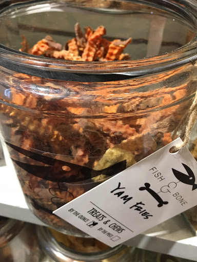 Pet Supply Store «The Fish & Bone, Boston MA», reviews and photos, 217 Newbury St, Boston, MA 02116, USA