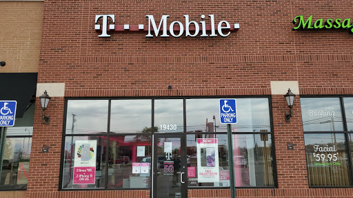 Cell Phone Store «T-Mobile», reviews and photos, 19430 West Rd, Woodhaven, MI 48183, USA
