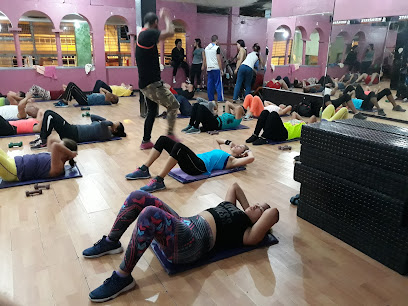 Gym Daniels Fitness Center - G35P+287, Avenida Sur, Caracas 1012, Distrito Capital, Venezuela