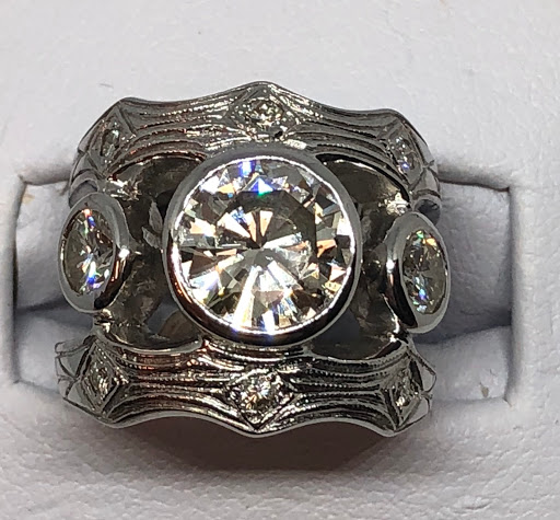 Jewelry Store «J & L Jewelry», reviews and photos, 1823 Ximeno Ave, Long Beach, CA 90815, USA