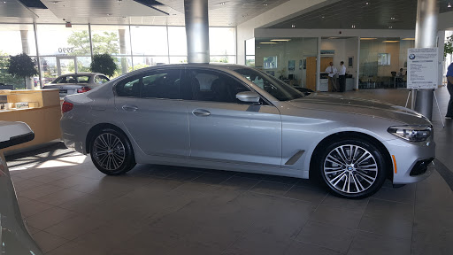 BMW Dealer «BMW of Milwaukee North», reviews and photos, 5990 N Green Bay Ave, Glendale, WI 53209, USA