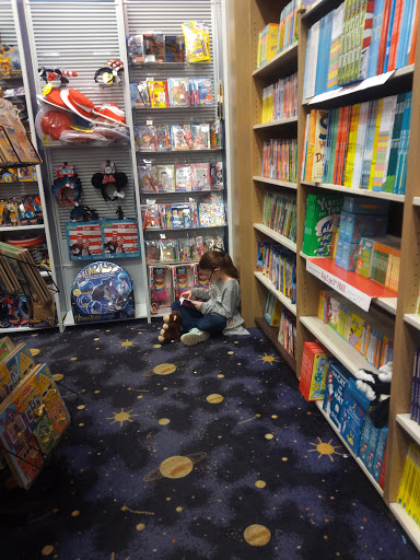 Book Store «Books-A-Million», reviews and photos, 6601 Edwardsville Crossing Dr, Edwardsville, IL 62045, USA