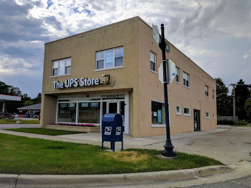 Shipping and Mailing Service «The UPS Store», reviews and photos, 900 Ogden Ave, Downers Grove, IL 60515, USA