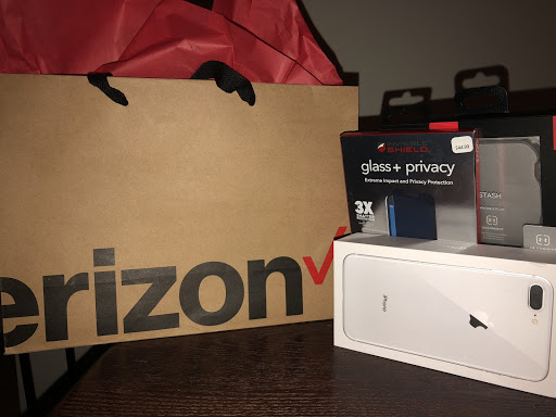 Cell Phone Store «Verizon», reviews and photos, 1910 Walnut St, Cary, NC 27518, USA