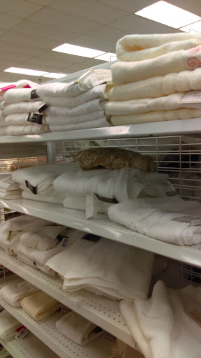 Shopping Mall «North Plaza Shopping Center», reviews and photos, 8924 Waltham Woods Rd, Baltimore, MD 21234, USA