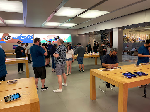 Apple South Coast Plaza image