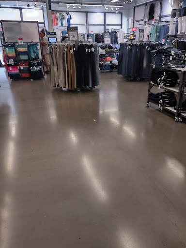 Shopping Mall «Petaluma Village Premium Outlets», reviews and photos, 2200 Petaluma Blvd N, Petaluma, CA 94952, USA