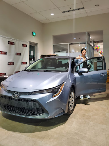 Toyota Dealer «Toyota of Dallas», reviews and photos, 2610 Forest Ln, Dallas, TX 75234, USA