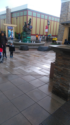 Department Store «Saks OFF 5TH», reviews and photos, 3310 Livermore Outlets Dr, Livermore, CA 94551, USA