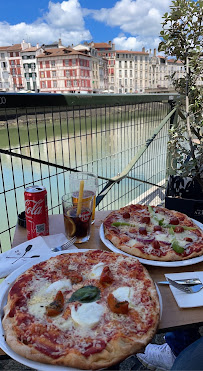 Pizza du Restaurant Une Bouteille à la Nive à Bayonne - n°3