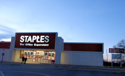 Staples, 3600 Commerce Dr, Warsaw, IN 46580, USA, 