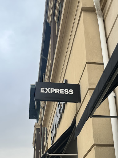Clothing Store «Express», reviews and photos, 4396 Holly Drive, Beavercreek, OH 45440, USA