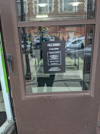 Beauty Salon «Quick Cuts Family Hair Care», reviews and photos, 7249 W Greenfield Ave, Milwaukee, WI 53214, USA