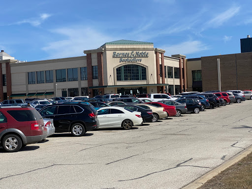 Book Store «Barnes and Noble», reviews and photos, 2500 N Mayfair Rd, Milwaukee, WI 53226, USA