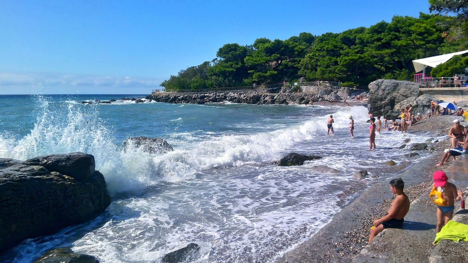 Fotografija Foros Park beach z prostorni večplastni zalivi