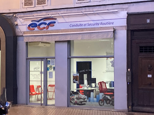 ECF - French Auto-École (2 Pl. du Marché) à Lyon, Rhône