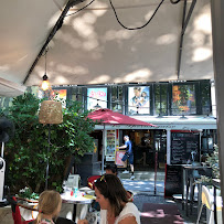 Atmosphère du Restaurant La Sperlongaise à Avignon - n°2