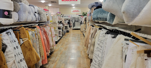 Department Store «T.J. Maxx and HomeGoods», reviews and photos, 3050 Sheridan Dr, Amherst, NY 14226, USA