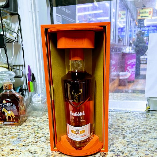 Liquor Store «D & M Liquor Store», reviews and photos, 595 Ralph David Abernathy Blvd, Atlanta, GA 30312, USA