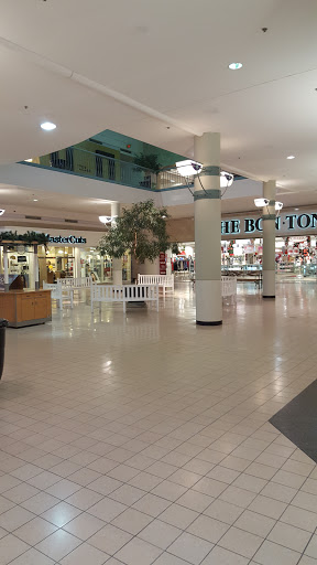 Shopping Mall «York Galleria Mall», reviews and photos, 2899 Whiteford Rd, York, PA 17402, USA