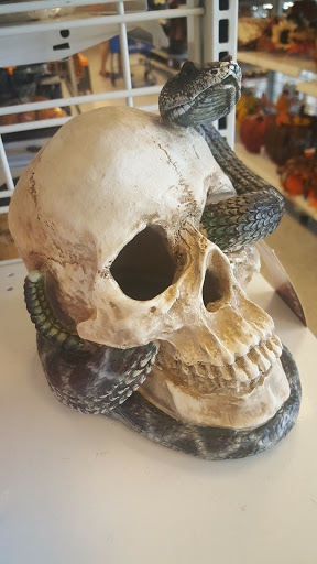 Clothing Store «Ross Dress for Less», reviews and photos, 13510 Whittier Blvd, Whittier, CA 90605, USA