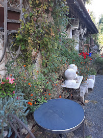 Atmosphère du Café Café Brocante Chez Luisa à Louan-Villegruis-Fontaine - n°1