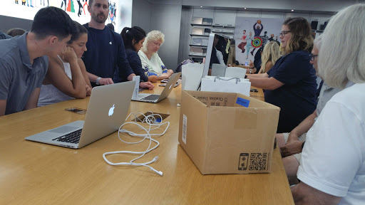 Computer Store «Apple Westfarms», reviews and photos, 500 W Farms Mall, Farmington, CT 06032, USA