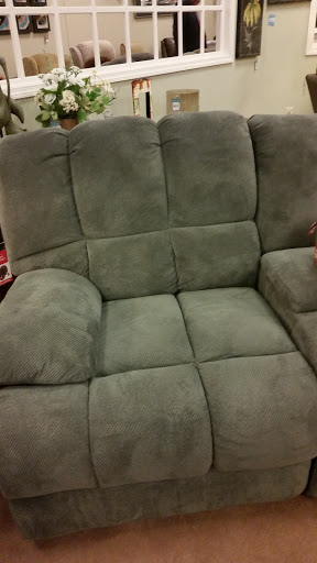 Furniture Store «Raymour & Flanigan Furniture and Mattress Store», reviews and photos, 895 E Gate Blvd, Garden City, NY 11530, USA