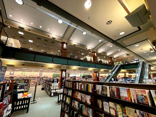 Book Store «Barnes & Noble», reviews and photos, 7 Holyoke St, Holyoke, MA 01040, USA
