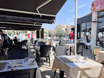 Atmosphère du Restaurant L et L brasserie à Gruissan - n°5