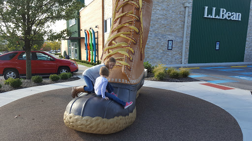 Clothing Store «L.L. Bean», reviews and photos, 4222 Easton Loop W, Columbus, OH 43219, USA