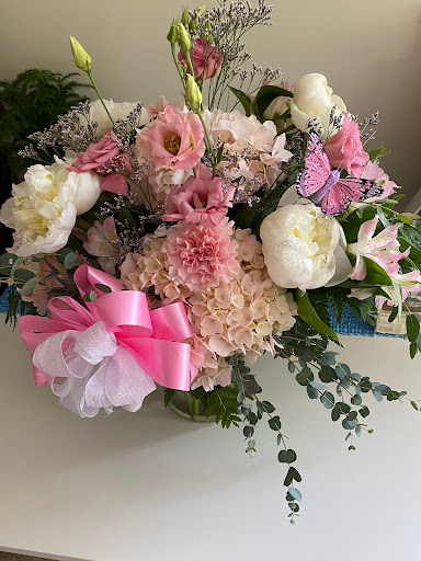 Kirk Florist, 80 W Farms Rd, Farmingdale, NJ 07727, USA, 