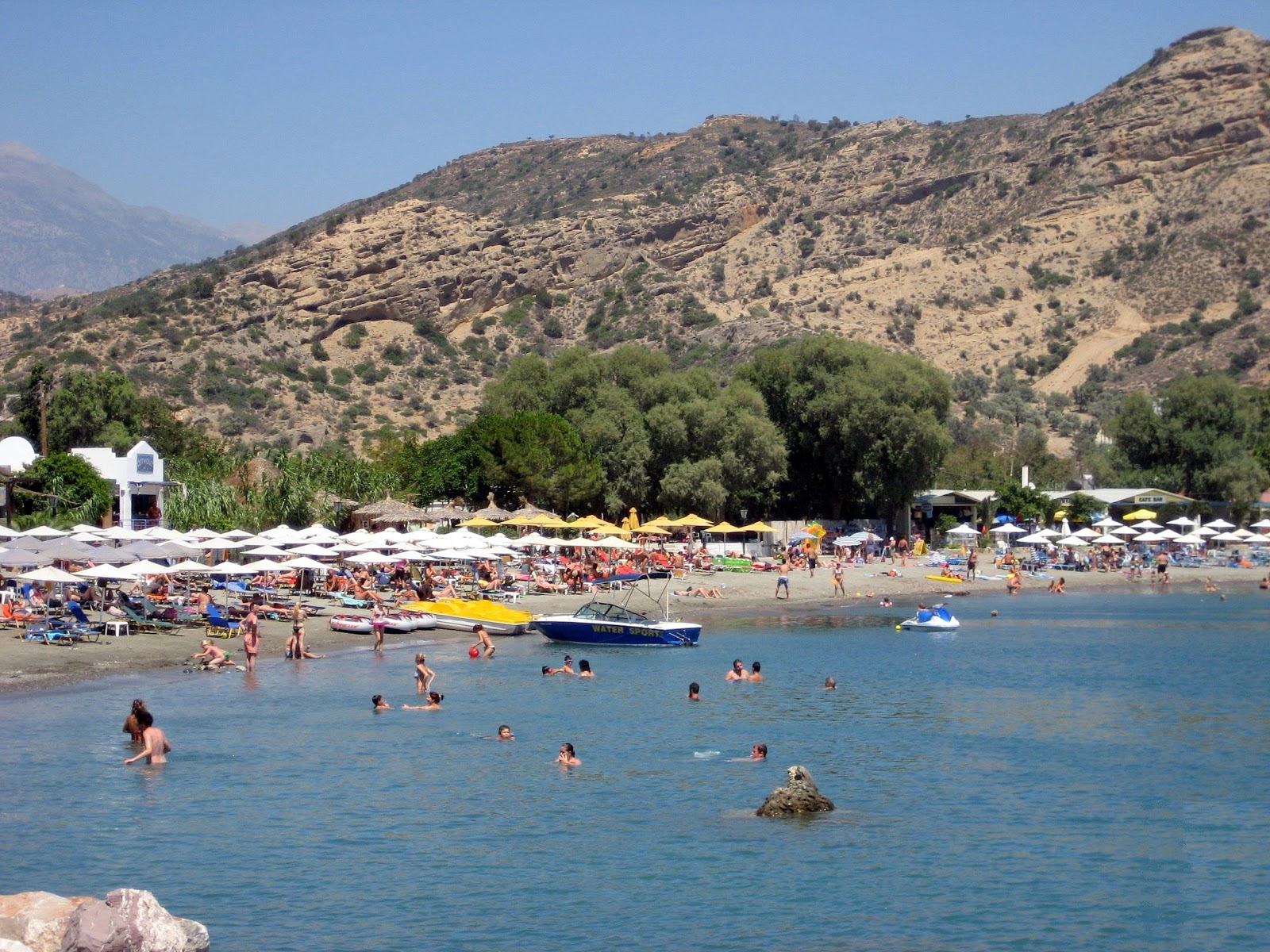 Photo de Plage d'Agia Galini avec rivage droit, long