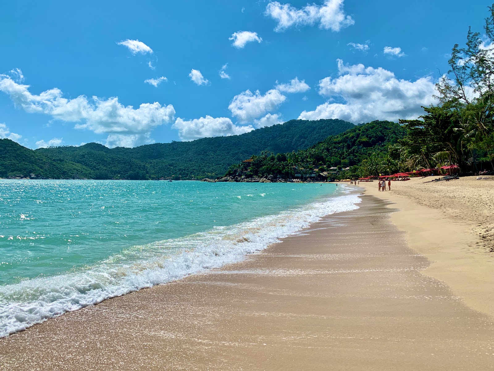 Fotografija Thong Nai Pan Beach z turkizna čista voda površino