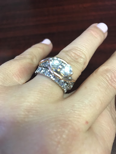 Jewelry Store «Kay Jewelers», reviews and photos, 1401 Greenbrier Parkway S, Chesapeake, VA 23320, USA