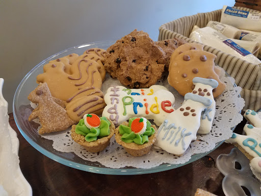 Pet Supply Store «City Dogs Grocery», reviews and photos, 884 Massachusetts Ave, Indianapolis, IN 46204, USA