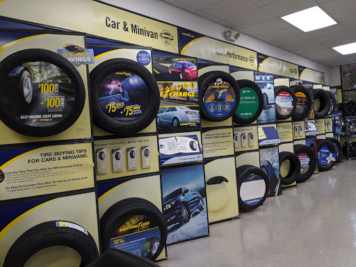 Tire Shop «Midtown Tire - Sugarloaf», reviews and photos, 4141 Sugarloaf Pkwy, Lawrenceville, GA 30044, USA