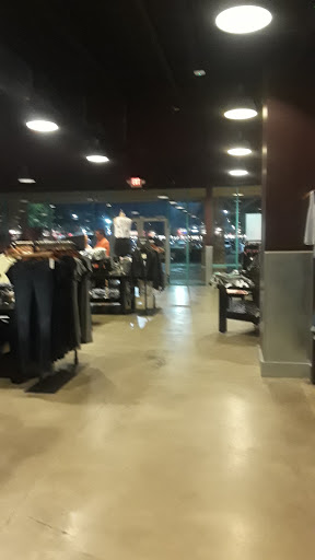 Clothing Store «Hollister Co. Outlet», reviews and photos, 4015 S Interstate Hwy 35, San Marcos, TX 78666, USA