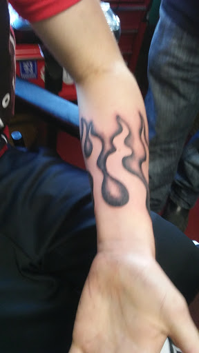 Tattoo Shop «Raining Ink», reviews and photos, 420 W 7th St, Columbia, TN 38401, USA