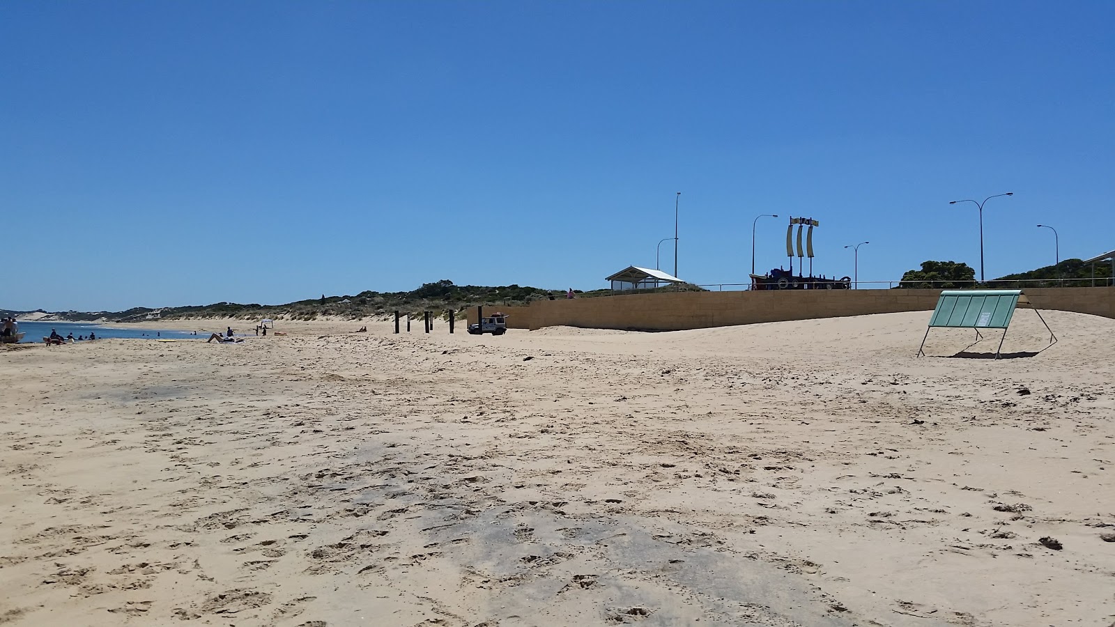 Binningup Beach'in fotoğrafı ve yerleşim