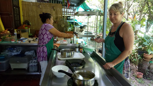 organic thai cooking school