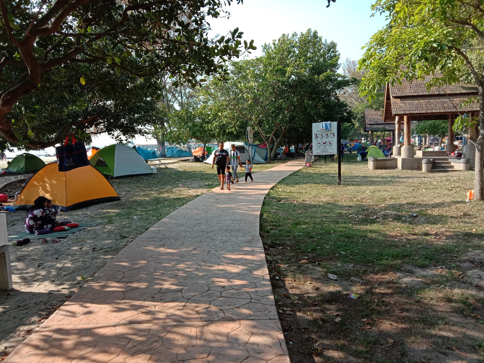 Foto di Saujana Beach con molto pulito livello di pulizia