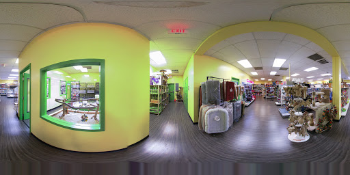 Pet Supply Store «Our Pet World», reviews and photos, 380 Semoran Commerce Pl, Apopka, FL 32703, USA
